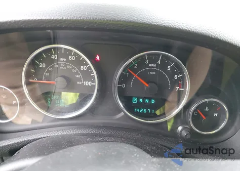 2013 Jeep Wrangler Unlimited Sport z USA, uszkodzony, nr VIN 1C4BJWDG1DL698106